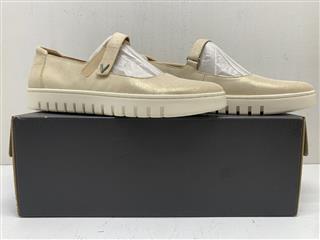 Vionic Uptown Mary Jane in Gold Size 10M Womens Chunky Platform Shoes